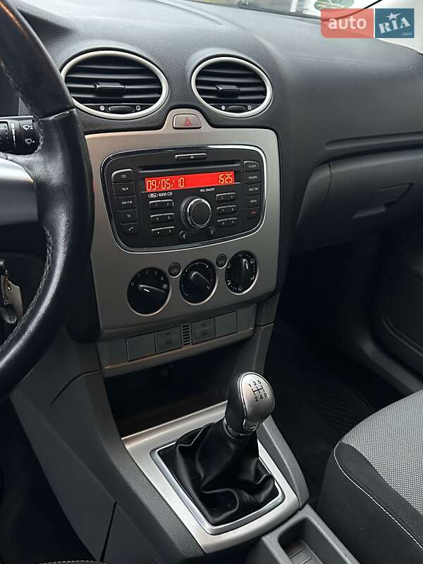 Универсал Ford Focus 2010 в Любешове