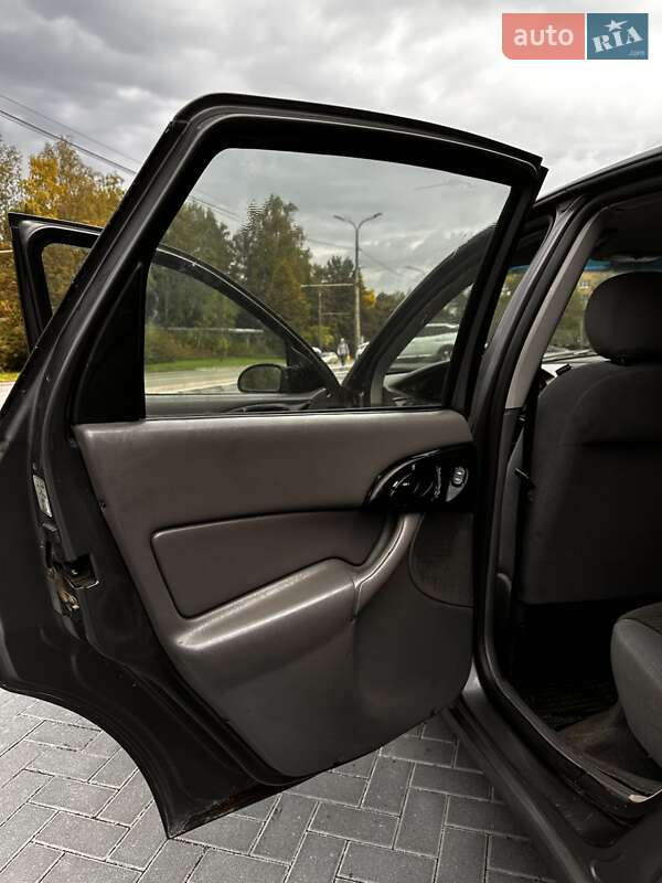 Седан Ford Focus 2003 в Луцке