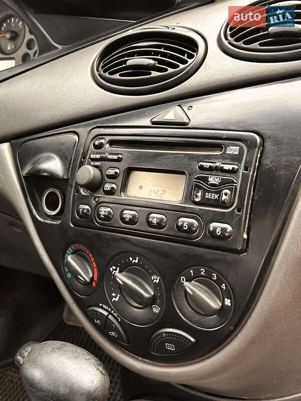 Седан Ford Focus 2003 в Луцке