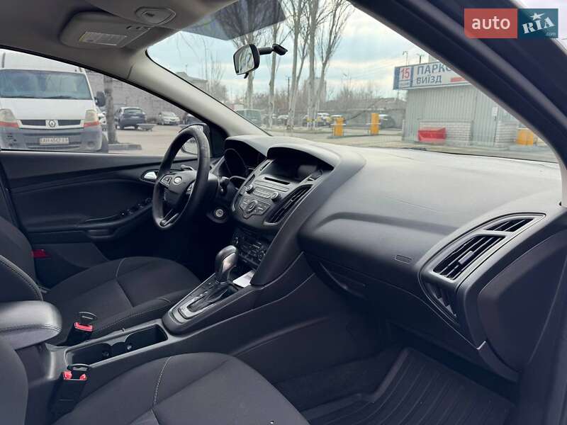 Седан Ford Focus 2017 в Дніпрі