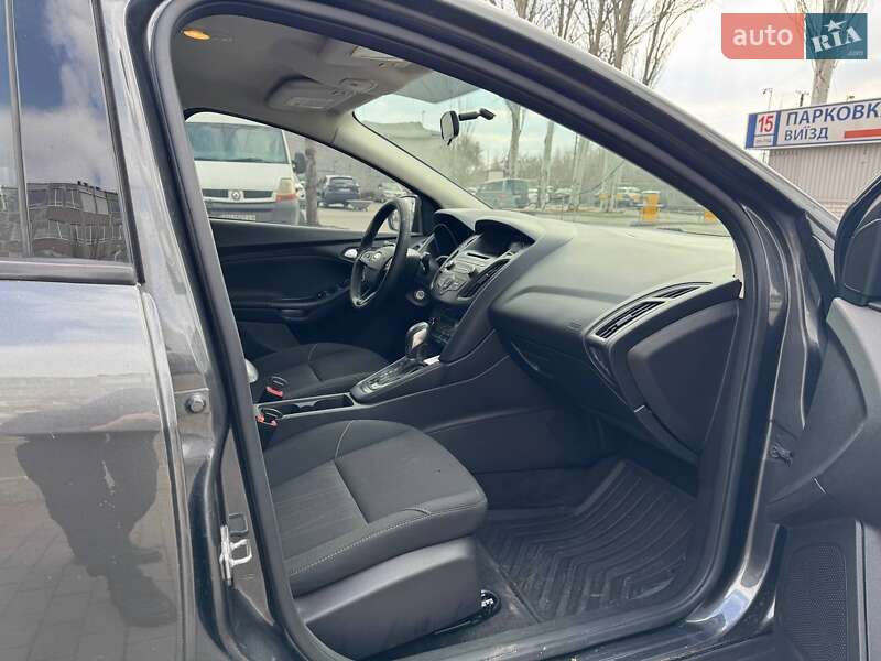 Седан Ford Focus 2017 в Дніпрі