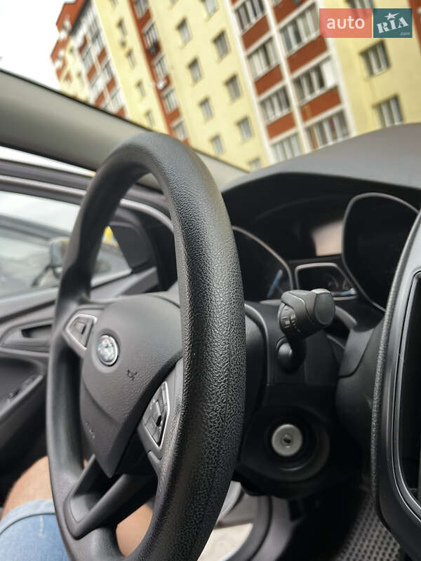 Седан Ford Focus 2015 в Хмельницком фото 14 Седан Ford Focus 2015 в Хмельницком