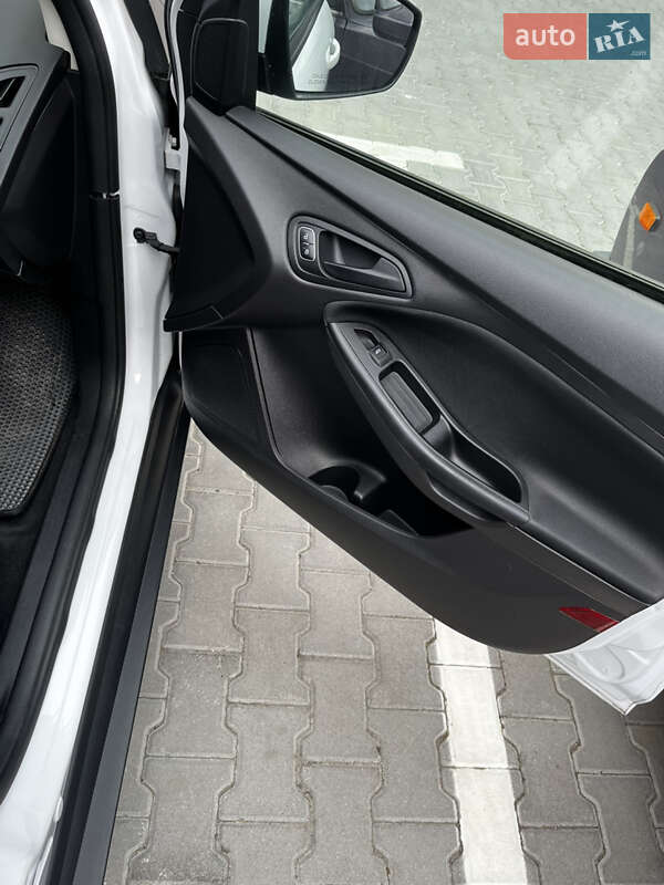 Седан Ford Focus 2015 в Хмельницком фото 18 Седан Ford Focus 2015 в Хмельницком