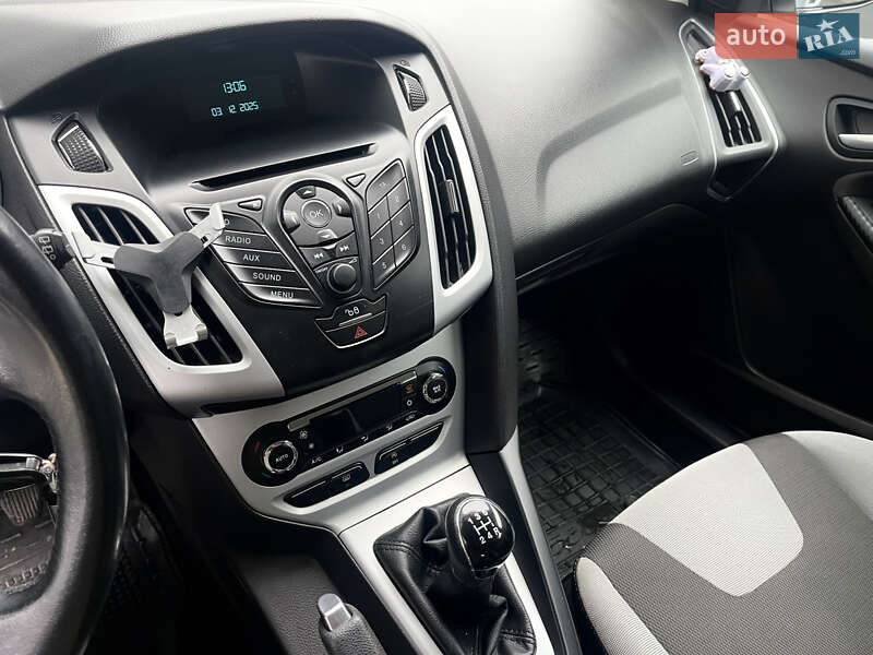 Хэтчбек Ford Focus 2014 в Чернигове