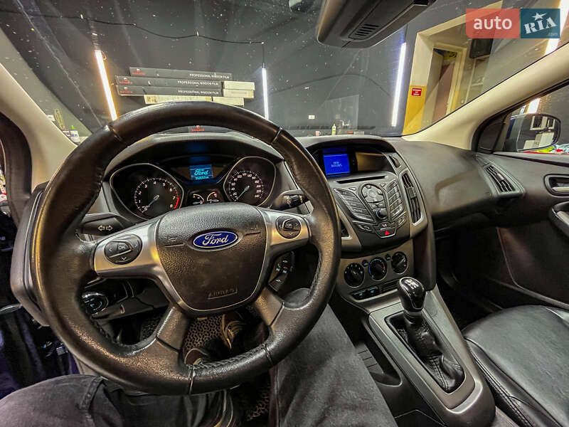 Седан Ford Focus 2011 в Первомайске