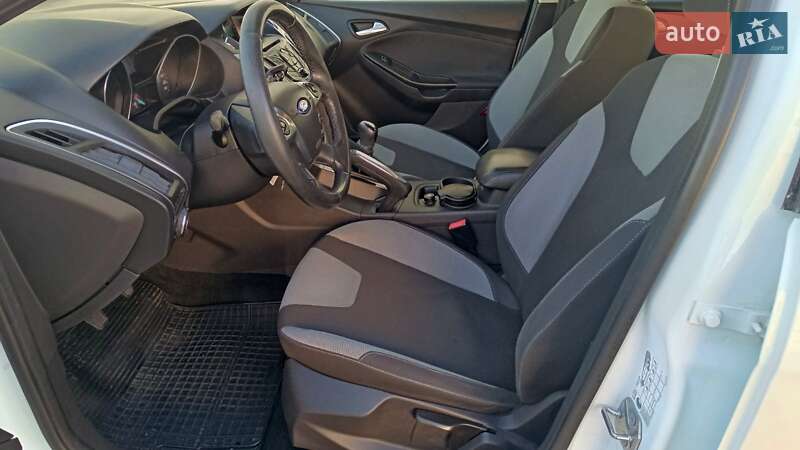 Хэтчбек Ford Focus 2013 в Киеве фото 12 Хэтчбек Ford Focus 2013 в Киеве