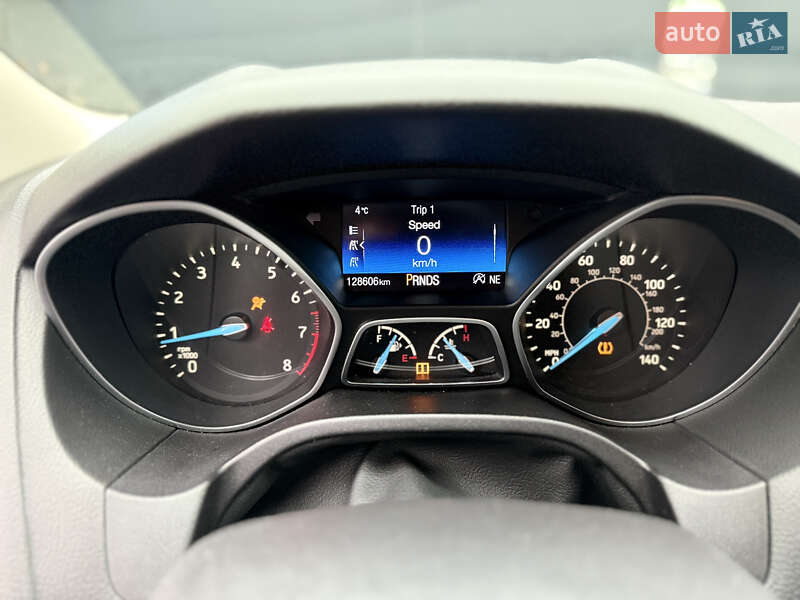 Хэтчбек Ford Focus 2016 в Киеве