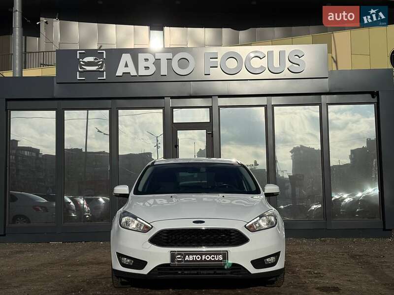 Хэтчбек Ford Focus 2015 в Киеве фото 3 Хэтчбек Ford Focus 2015 в Киеве