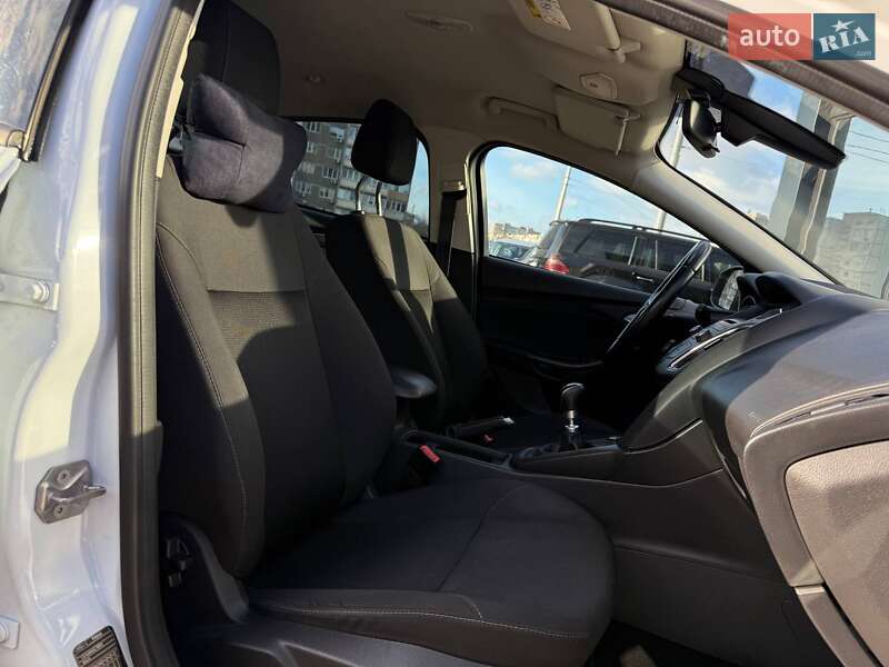 Хэтчбек Ford Focus 2015 в Киеве фото 12 Хэтчбек Ford Focus 2015 в Киеве