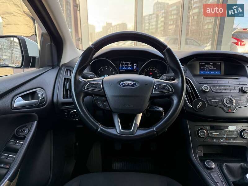 Хэтчбек Ford Focus 2015 в Киеве фото 15 Хэтчбек Ford Focus 2015 в Киеве
