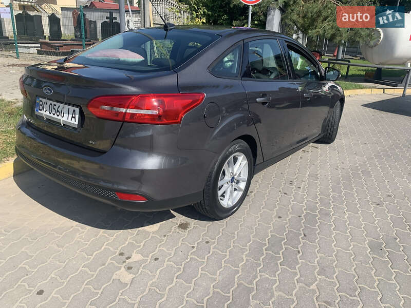 Седан Ford Focus 2015 в Львові