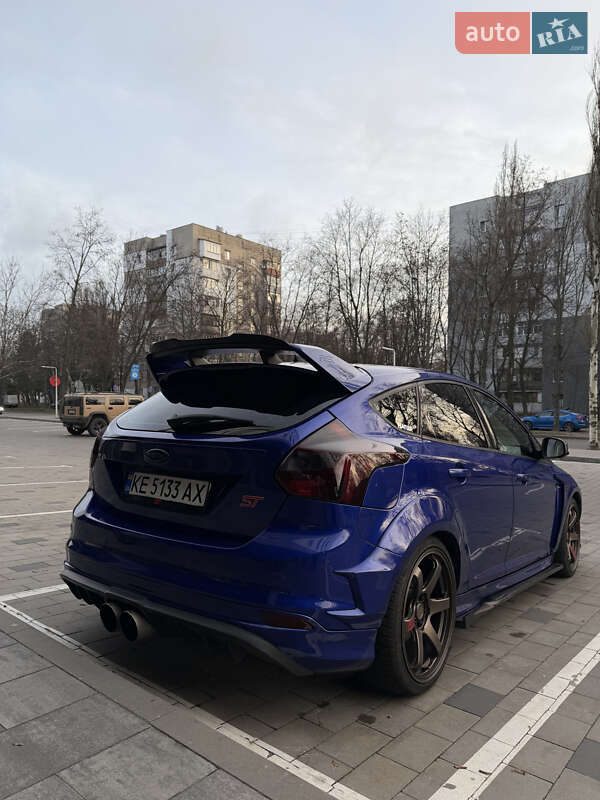 Хэтчбек Ford Focus 2013 в Днепре