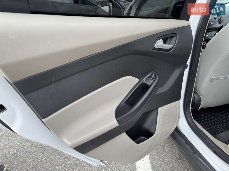 Седан Ford Focus 2015 в Полтаве фото 17 Седан Ford Focus 2015 в Полтаве