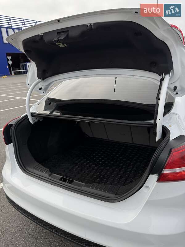 Седан Ford Focus 2015 в Полтаве фото 39 Седан Ford Focus 2015 в Полтаве