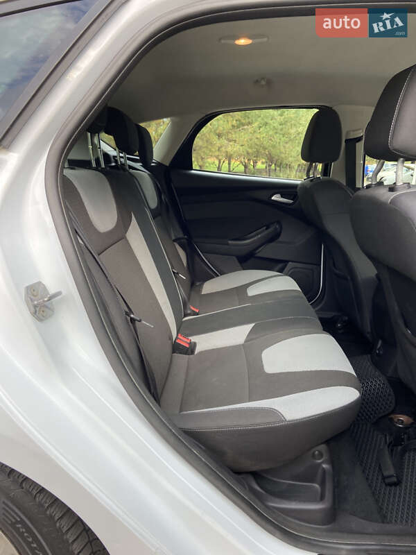 Хэтчбек Ford Focus 2013 в Кременчуге фото 16 Хэтчбек Ford Focus 2013 в Кременчуге