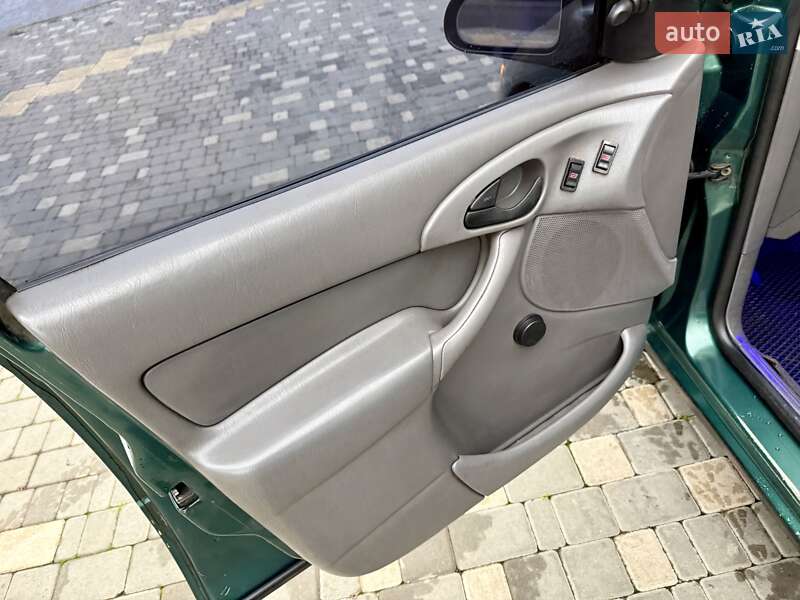 Седан Ford Focus 2001 в Одессе