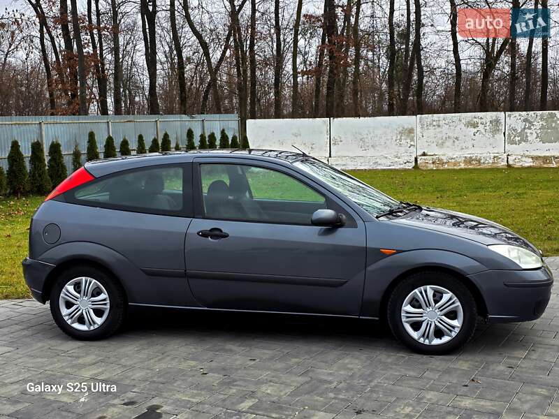 Хэтчбек Ford Focus 2002 в Луцке
