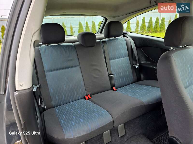 Хэтчбек Ford Focus 2002 в Луцке