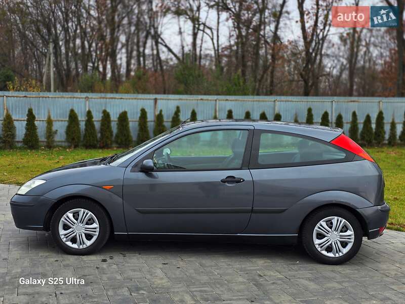 Хэтчбек Ford Focus 2002 в Луцке