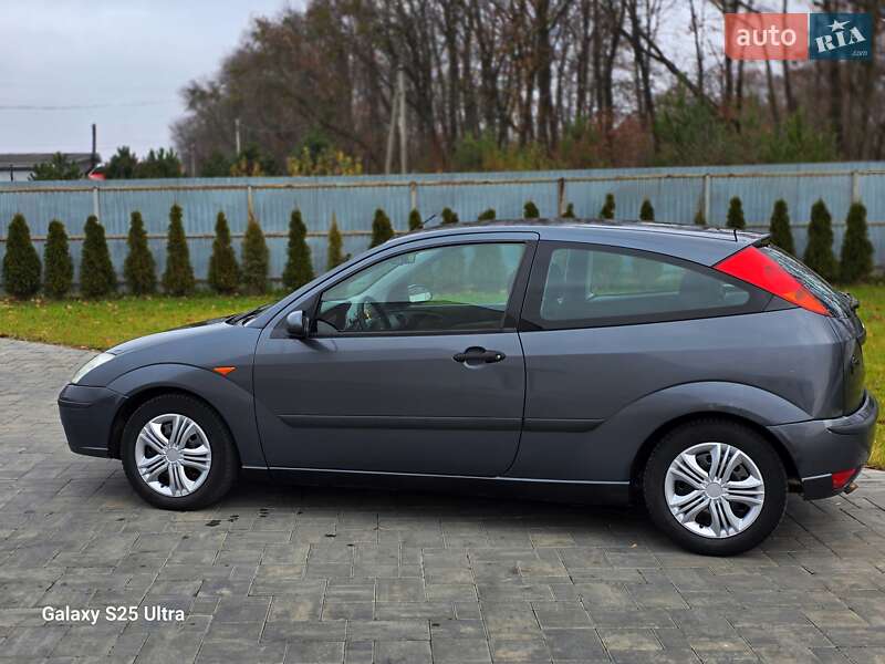 Хэтчбек Ford Focus 2002 в Луцке