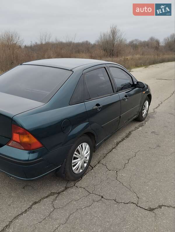 Седан Ford Focus 2004 в Мироновке