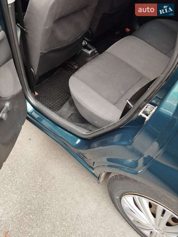 Седан Ford Focus 2004 в Мироновке