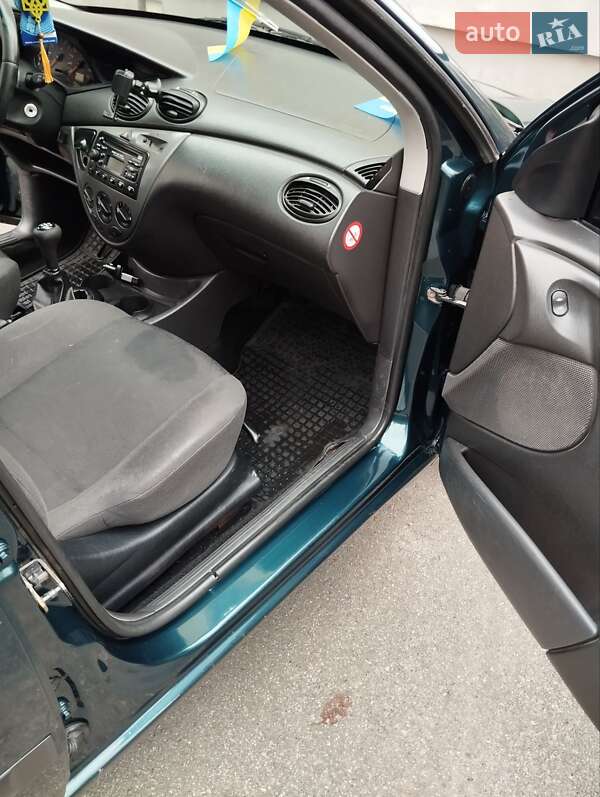 Седан Ford Focus 2004 в Мироновке