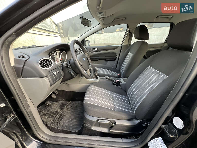 Универсал Ford Focus 2010 в Киеве фото 10 Универсал Ford Focus 2010 в Киеве