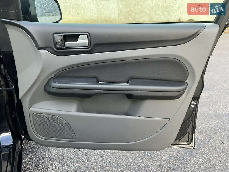 Универсал Ford Focus 2010 в Киеве фото 19 Универсал Ford Focus 2010 в Киеве