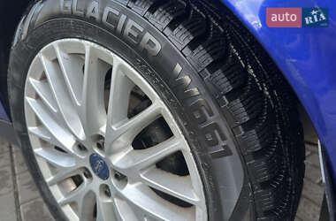 Хэтчбек Ford Focus 2014 в Киеве