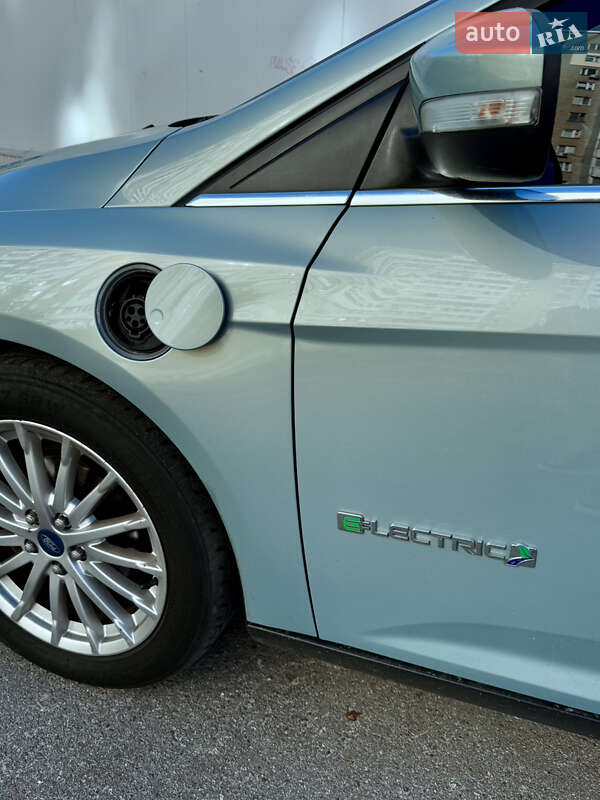 Хэтчбек Ford Focus 2013 в Киеве фото 7 Хэтчбек Ford Focus 2013 в Киеве