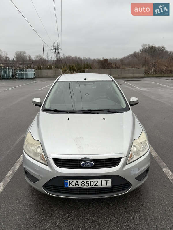 Хэтчбек Ford Focus 2010 в Ирпене