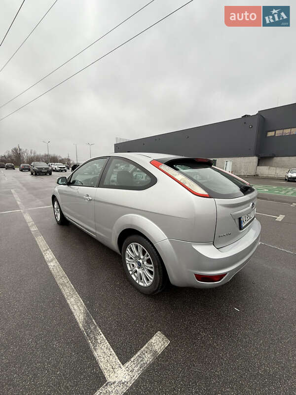 Хэтчбек Ford Focus 2010 в Ирпене