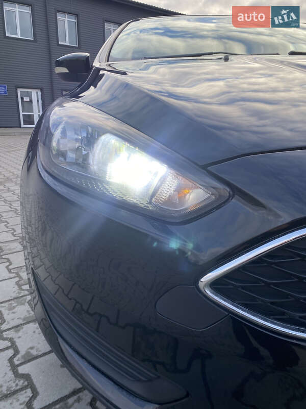 Седан Ford Focus 2015 в Сарнах