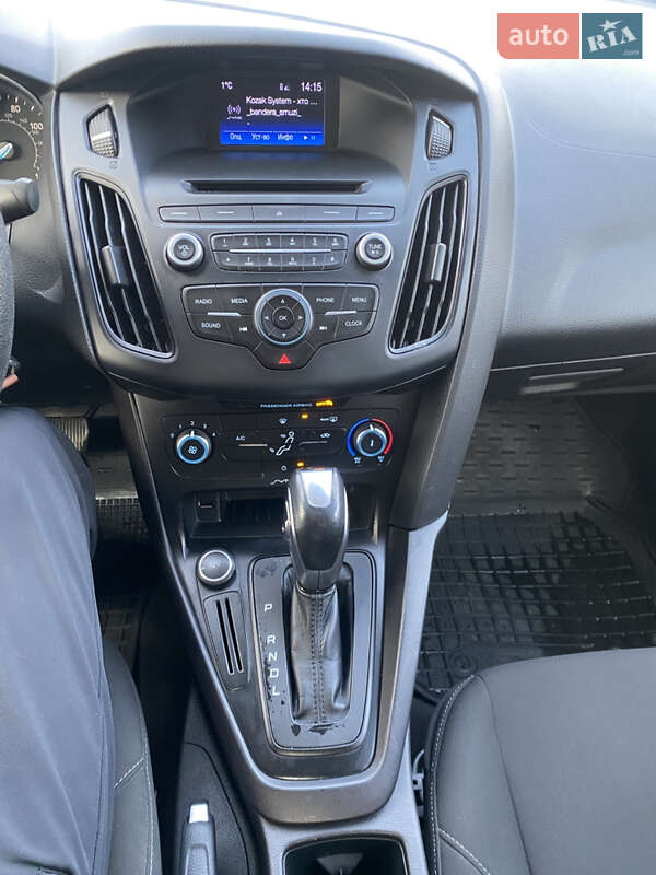 Седан Ford Focus 2015 в Сарнах