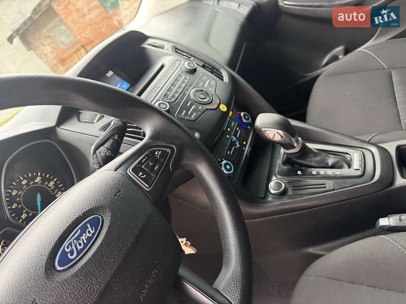 Хетчбек Ford Focus 2015 в Городку