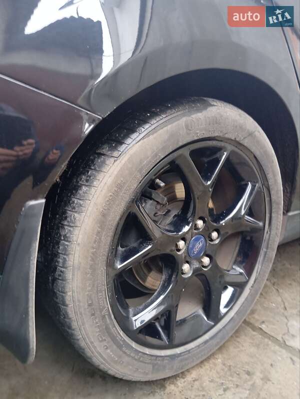 Седан Ford Focus 2014 в Новомосковске