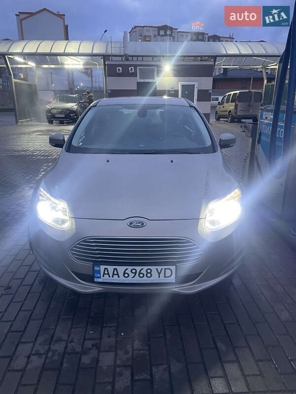 Хэтчбек Ford Focus 2017 в Гатном фото 24 Хэтчбек Ford Focus 2017 в Гатном