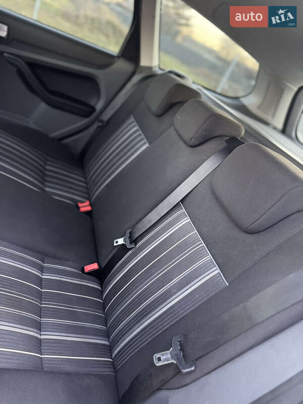 Универсал Ford Focus 2008 в Нововолынске