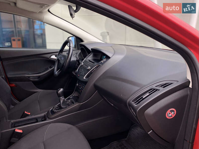 Хэтчбек Ford Focus 2015 в Киеве фото 21 Хэтчбек Ford Focus 2015 в Киеве