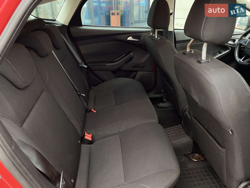 Хэтчбек Ford Focus 2015 в Киеве фото 26 Хэтчбек Ford Focus 2015 в Киеве