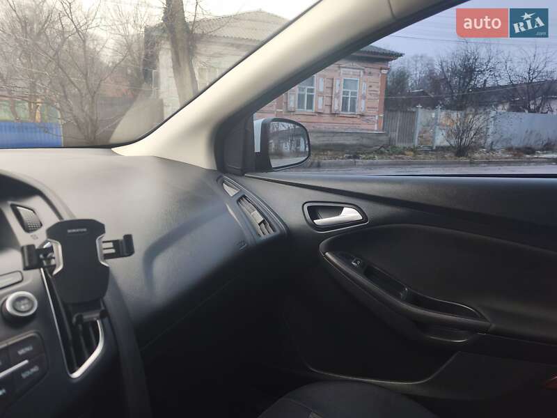 Хэтчбек Ford Focus 2017 в Глухове фото 17 Хэтчбек Ford Focus 2017 в Глухове
