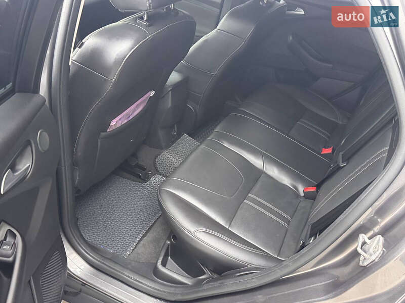 Хэтчбек Ford Focus 2014 в Киеве
