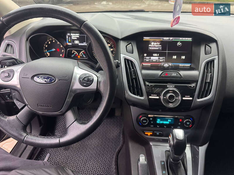 Хэтчбек Ford Focus 2014 в Киеве