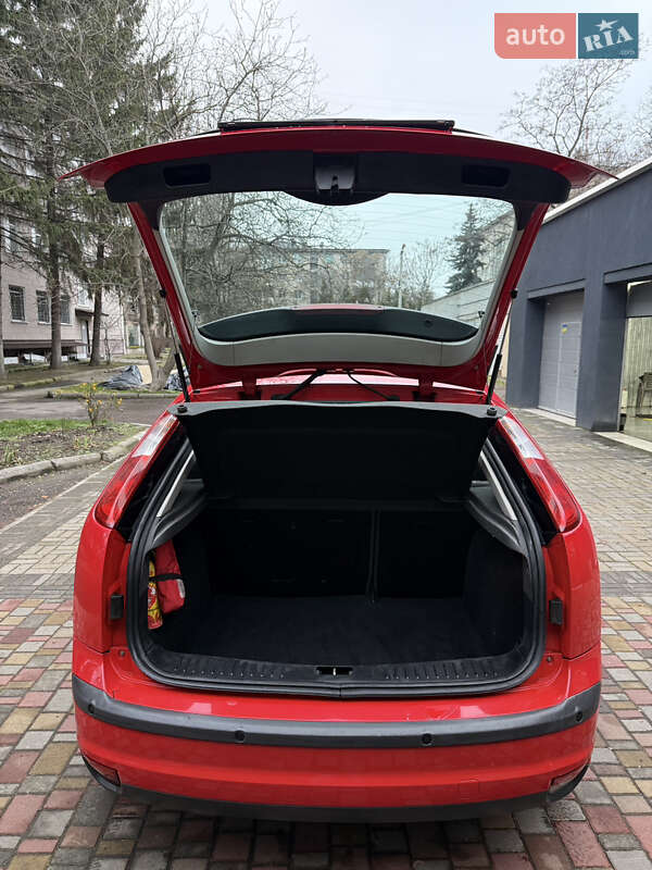 Хэтчбек Ford Focus 2004 в Кременчуге