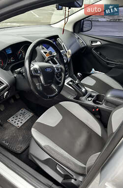 Хэтчбек Ford Focus 2014 в Киеве