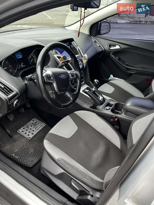 Хетчбек Ford Focus 2014 в Києві фото 32 Хетчбек Ford Focus 2014 в Києві