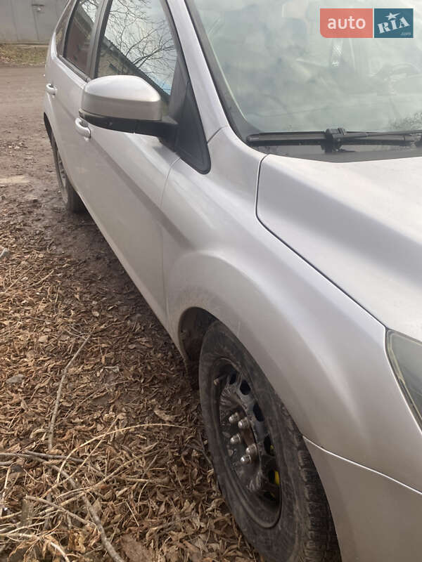 Хэтчбек Ford Focus 2008 в Бродах