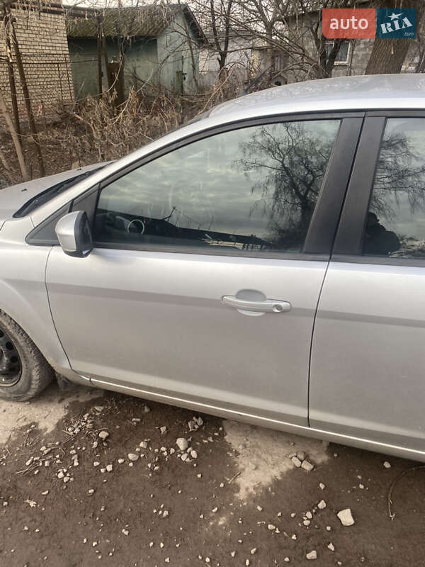 Хэтчбек Ford Focus 2008 в Бродах