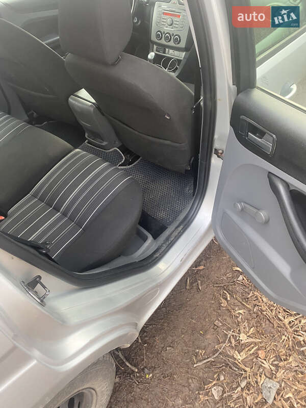 Хэтчбек Ford Focus 2008 в Бродах